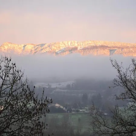 펜션 In Auvergne Near *