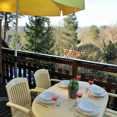 펜션 In Auvergne Near